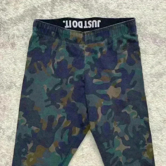 Nike Camo Leggings - Picture 2 of 5